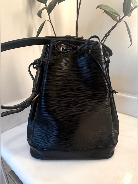 Louis Vuitton Handbags - Louis Vuitton Epi Noe Black Bucket Bag, Shoulder Bag